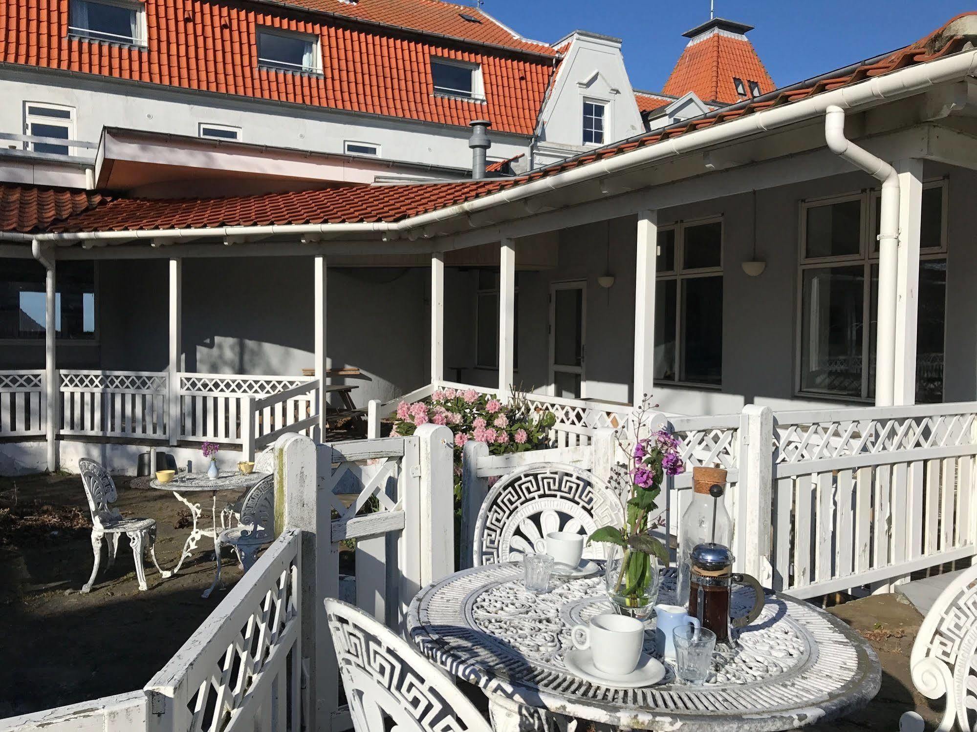 Strandhotellet Allinge-Sandvig Exterior photo